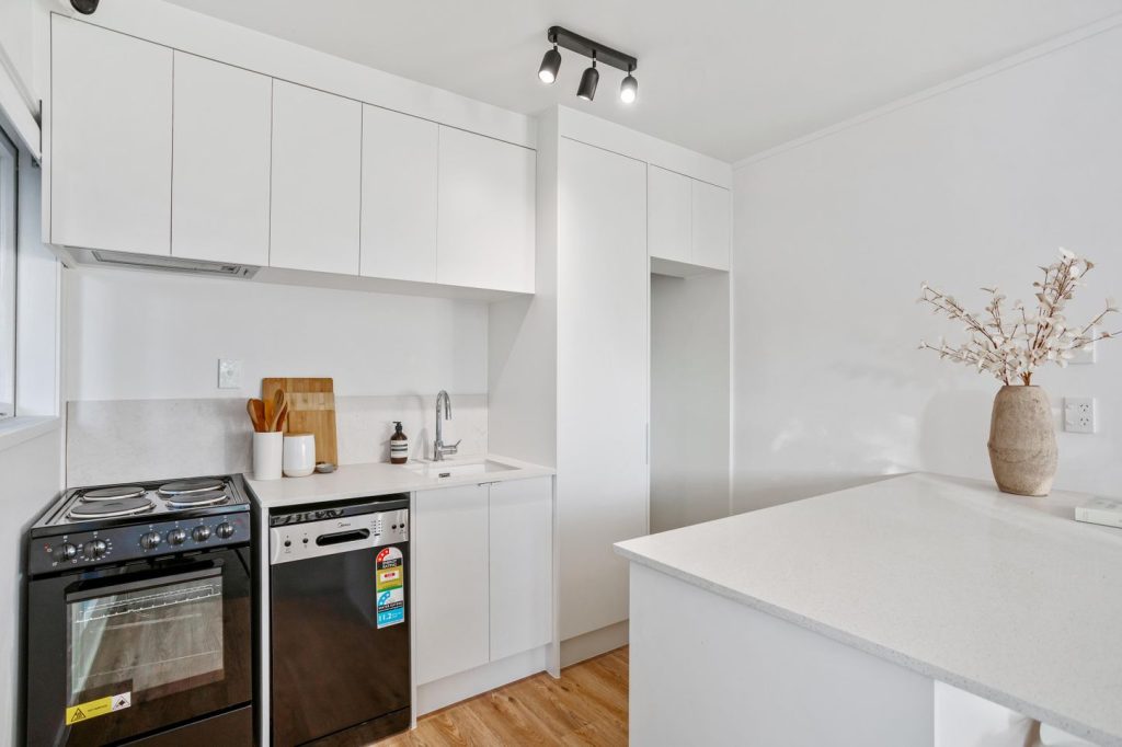 f6925276-58e6-4b88-a3dd-a5d741aab9f6